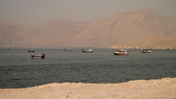 perang-as-iran-berakhir-selat-hormuz-segera-dibuka-1781798442844_169