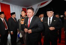 Gubernur Herman Deru dan Wagub Cik Ujang Hadiri Renungan Suci HUT ke-81 Kemerdekaan RI di TMP Palembang