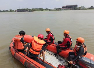 PERAHU DITABRAK SPEED BOAT, 1 ORANG TENGGELAM DI SUNGAI MUSI