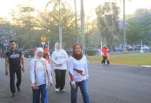 Sekda Edward Candra Lepas Gerak Jalan Indah, 43 Tim OPD Semarakkan HUT ke-81 RI dengan Nuansa Merah Putih dan Wastra Sumsel