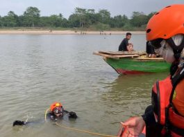 PEMUDA TERSERET ARUS SAAT BERENANG DI SUNGAI OGAN, BASARNAS TERJUNKAN TIM RESCUE