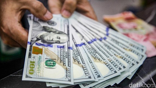dolar-as-tekuk-rupiah-ke-rp-17978-1784523338333_169