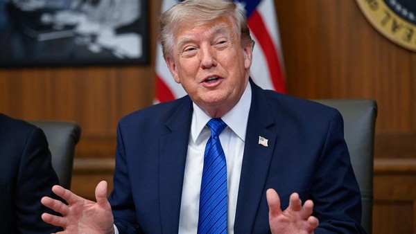 presiden-as-donald-trump-saat-memimpin-rapat-kabinet-di-camp-david-maryland-pada-jumat-317-waktu-setempat-1785566125849_169