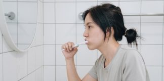 Sikat Gigi Sebaiknya Pas Mandi Pagi atau Habis Sarapan? Awas Kebalik, Dampaknya Serius