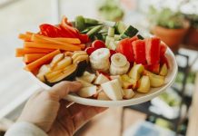 Ingin Gigi Awet Sehat? Saran Pakar, Banyak-banyak Makan Buah dan Sayur
