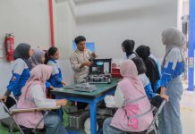 Srikandi PLN Ajak Generasi Muda Kenal Lebih Dekat Dunia Energi melalui Program Srikandi Goes to School & Campus
