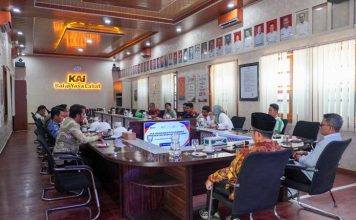 Hari Pelanggan Nasional, PLN UP3 Lahat Sambangi PT KAI (Persero) Balai Yasa dan RS Bunda As Salam