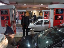 Terjepit Sanksi AS Bikin Harga Bensin Iran Melejit