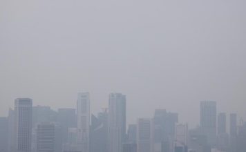Kabut Asap Karhutla ‘Selimuti’ Singapura, Kualitas Udara Masuk Tidak Sehat