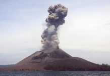 Anak Krakatau Erupsi, BMKG: Belum Ada Anomali Muka Air Laut di Selat Sunda