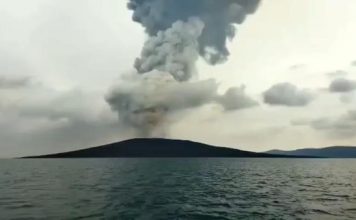 Lagi, Gunung Anak Krakatau Erupsi 2 Kali Pagi Ini