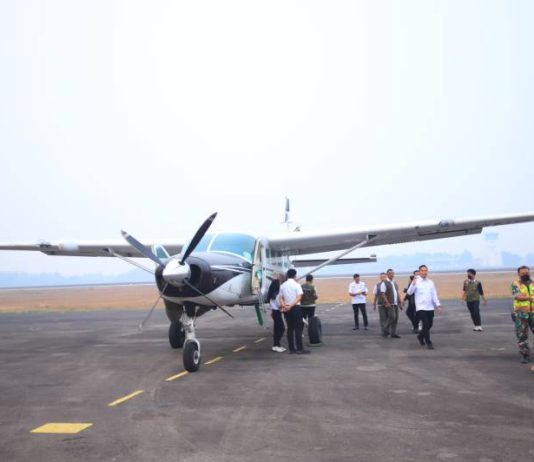 Atas Instruksi Presiden, Sumsel Launching Teknologi Dry Ice Atasi Kabut Asap