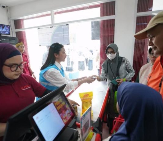 Dekatkan Layanan ke Desa, PLN dan Wamendagri Dorong Transaksi Listrik Mudah Lewat KDKMP di Jawa Barat