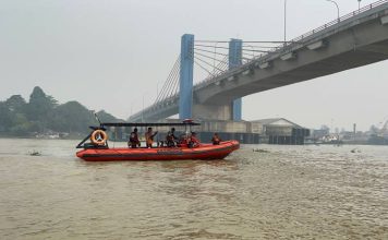 LANSIA TERJUN DARI ATAS JEMBATAN MUSI IV, BASARNAS LAKUKAN PENCARIAN