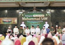 Kabut Asap Kepung Palembang, Warga Khusyu Bermunajat, Mohon Pertolongan dan Rahmat Allah