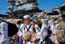 321 Hari Berlayar, Kapal Induk USS Abraham Lincoln Akhirnya Tiba di AS